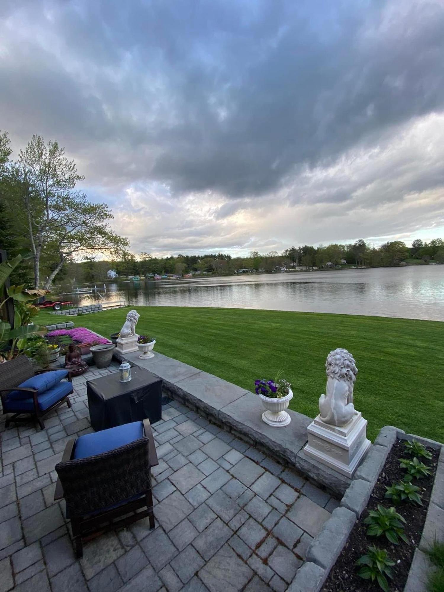 Welcome To The Lake Northwood Buitenkant foto